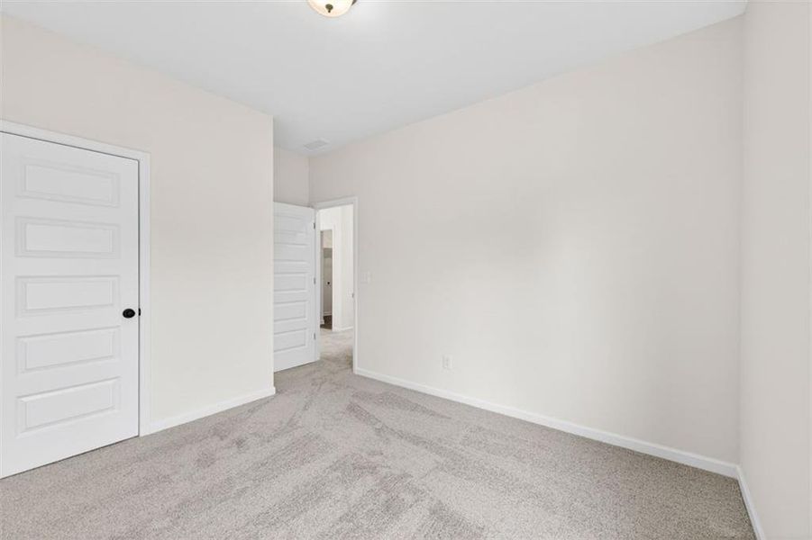 Spacious, unfurnished interior of a new home in Sanders Park, Austell (Image 29).