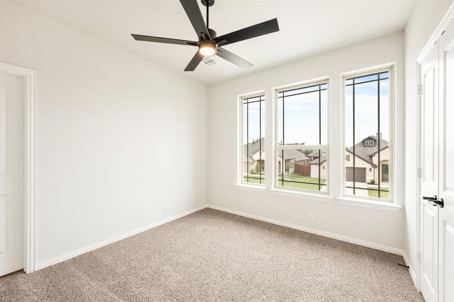 Spacious, unfurnished interior of a new home in Hampton Park, Glenn Heights (Image 16).