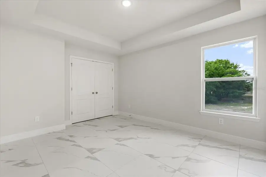 Spacious, unfurnished interior of a new home in , Kissimmee (Image 20).