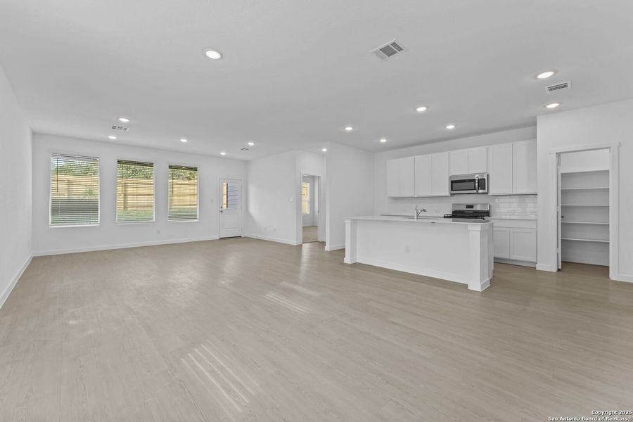 Spacious, unfurnished interior of a new home in , New Braunfels (Image 17). Spacious, unfurnished interior of a new home in , New Braunfels (Image 17).