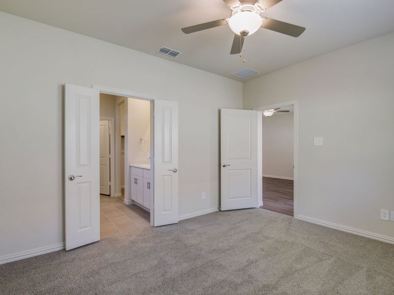 The Carlsbad floorplan with the Distinct 1 interior package.