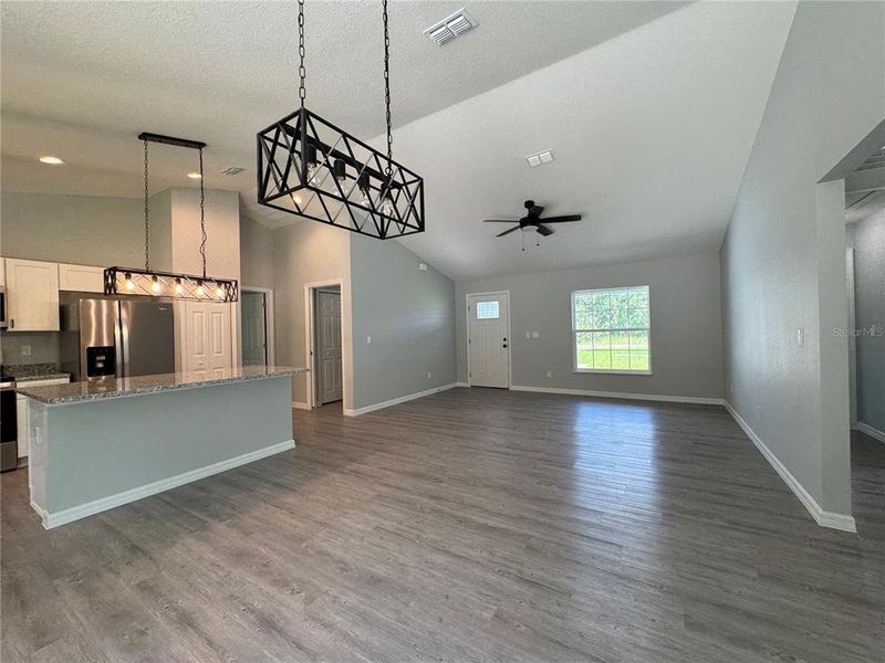 Spacious, unfurnished interior of a new home in , Ocala (Image 10).