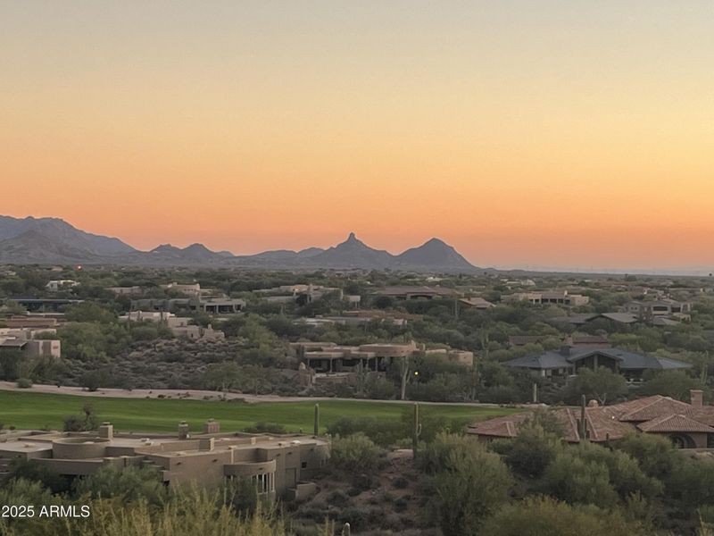 015_008_Pinnacle Peak and Golf Views