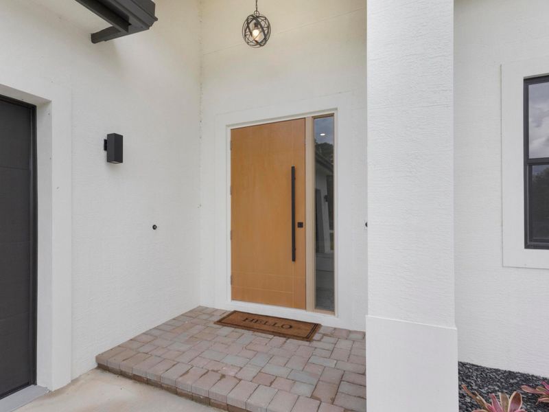 8-entry_porch