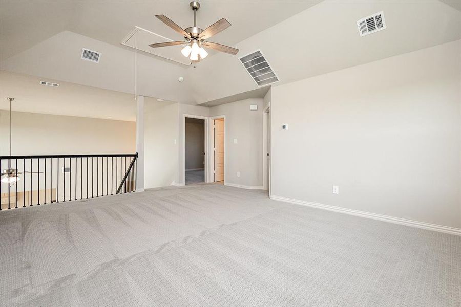 Spacious, unfurnished interior of a new home in , Waxahachie (Image 17).