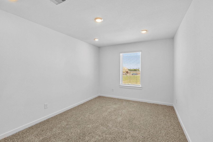 Spacious, unfurnished interior of a new home in Grand West, Houston (Image 16).