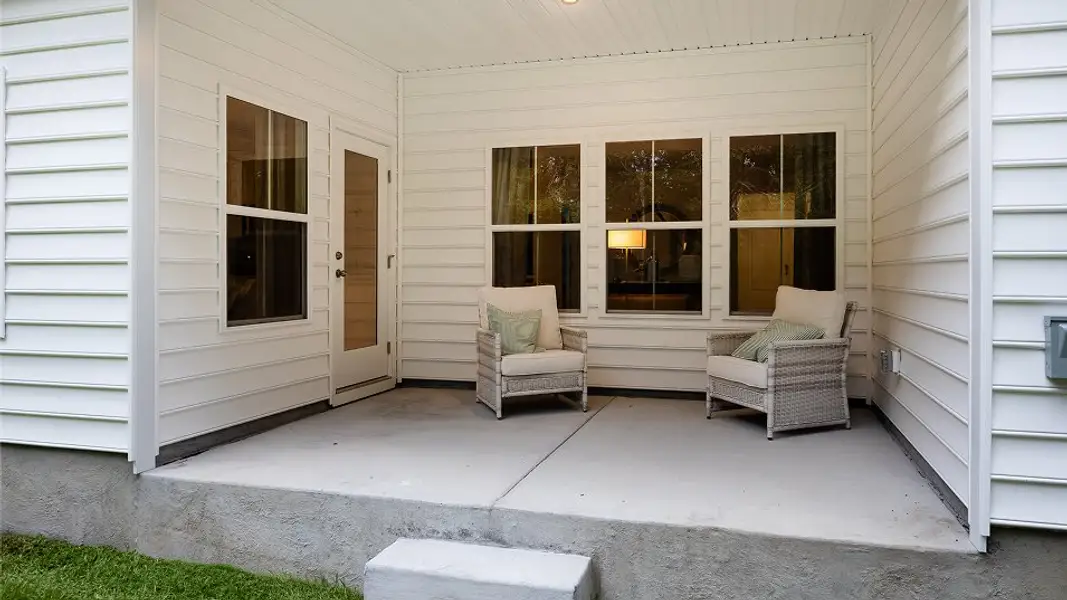1767 Litchfield II Covered Patio F1 Base3