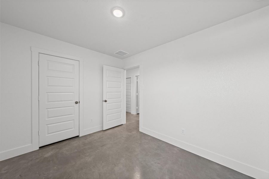 Spacious, unfurnished interior of a new home in , Troy (Image 26).