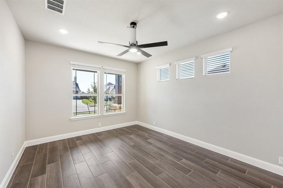 Spacious, unfurnished interior of a new home in Villages of Walnut Grove, Midlothian (Image 34).