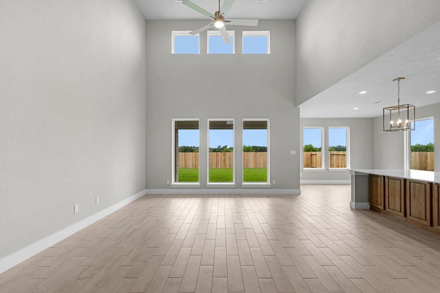Spacious, unfurnished interior of a new home in Briarwood Crossing, Rosenberg (Image 17).