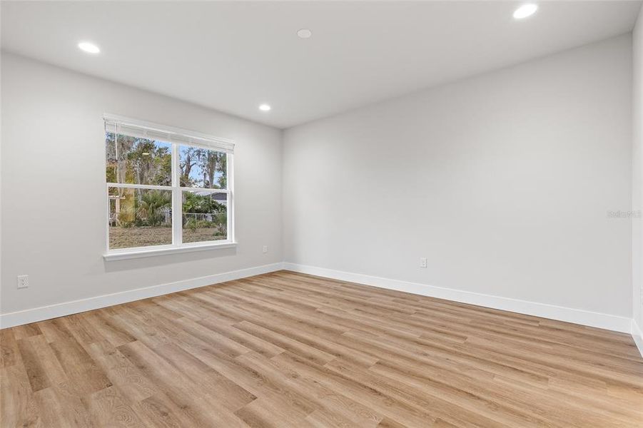 Spacious, unfurnished interior of a new home in , Debary (Image 22).