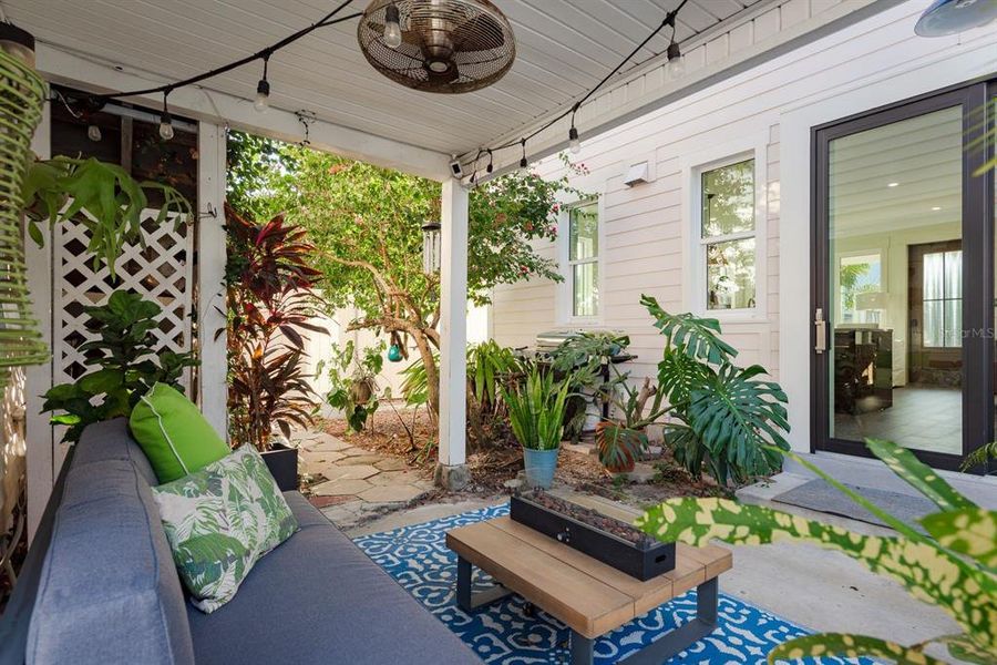 Exterior details and patio area of a home in , St. Petersburg (Image 28).