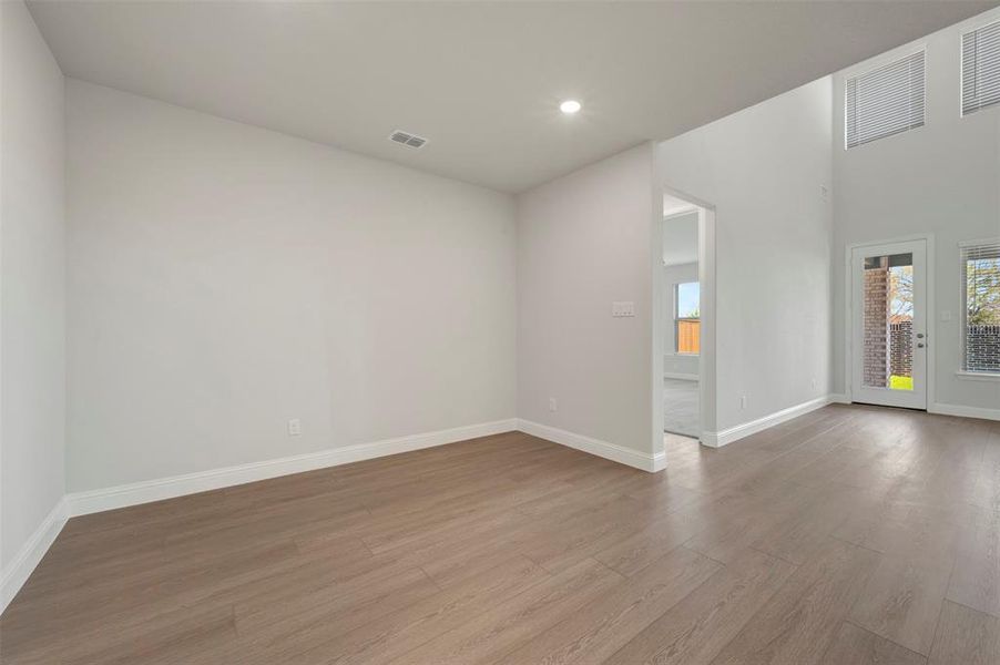 Spacious, unfurnished interior of a new home in Aster Park, McKinney (Image 23).