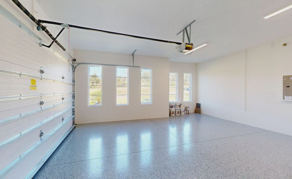 Spacious, unfurnished interior of a new home in West Hill Estates, Dade City (Image 39).