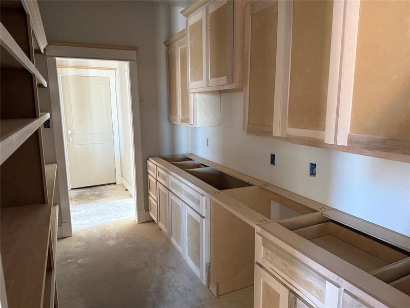 Image 8 of a home in .