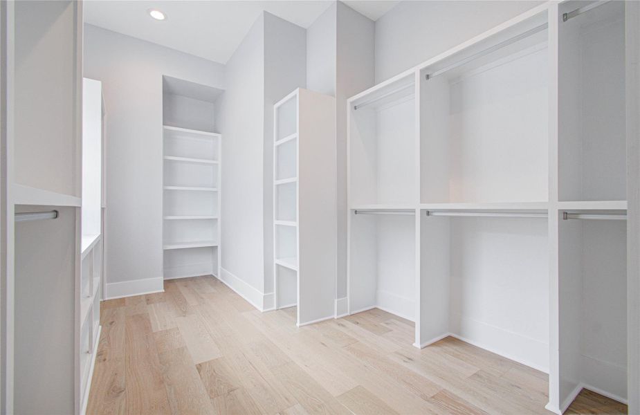 Look at that closet!