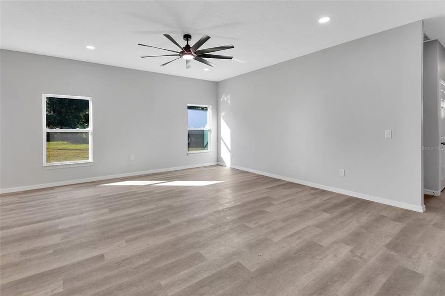 Spacious, unfurnished interior of a new home in , Deland (Image 24).