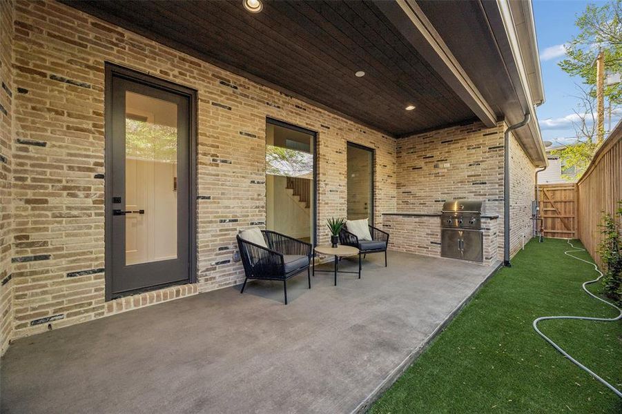 Exterior details and patio area of a home in , Dallas (Image 27).