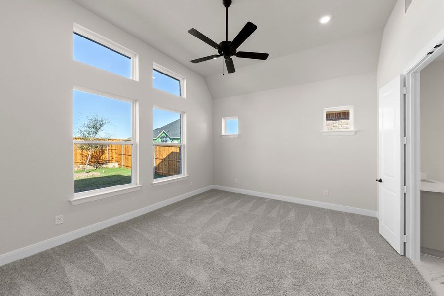 Spacious, unfurnished interior of a new home in Wildflower Ranch, Justin (Image 20).
