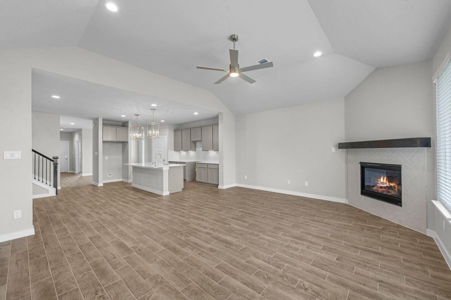Spacious, unfurnished interior of a new home in Briarwood Crossing, Rosenberg (Image 20).