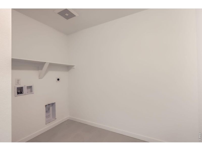 Spacious, unfurnished interior of a new home in , Longmont (Image 22).