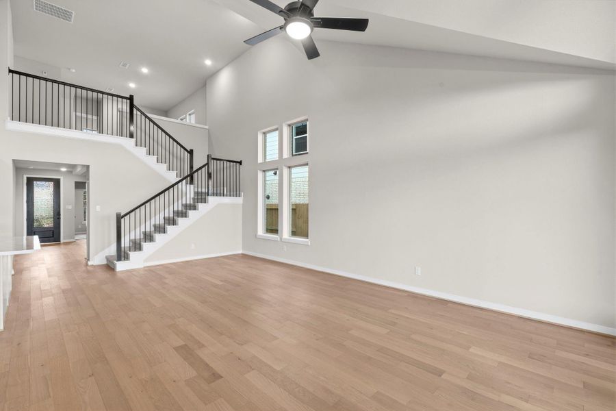 Spacious, unfurnished interior of a new home in Sienna 45', 50', Missouri City (Image 17).