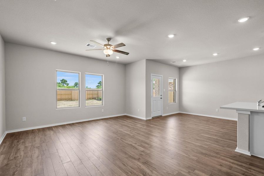 Spacious, unfurnished interior of a new home in Windcress, Cove (Image 16).