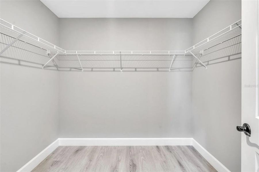 Spacious, unfurnished interior of a new home in , Port Charlotte (Image 19).