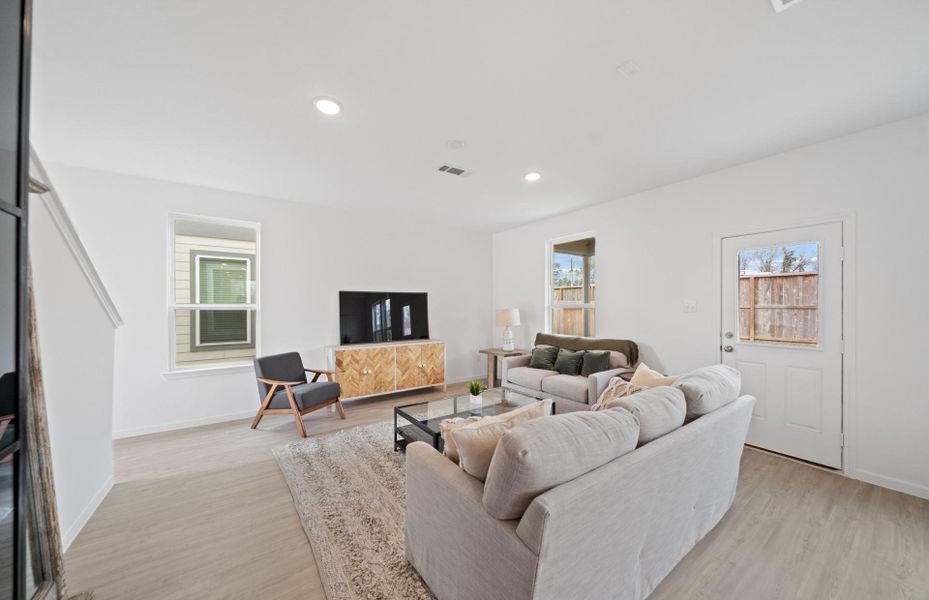 Bright & Inviting Living Room Bright & Inviting Living Room