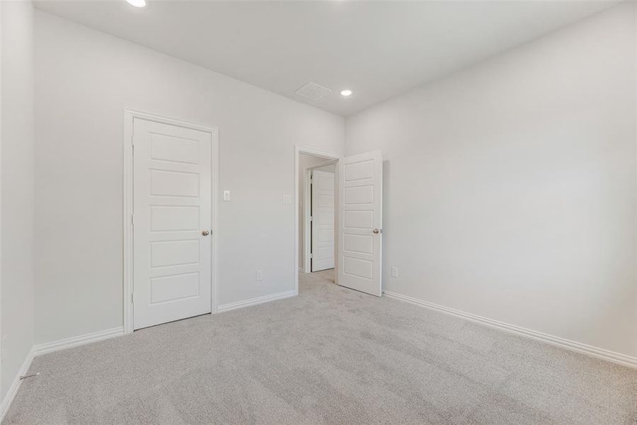 Spacious, unfurnished interior of a new home in Sutton Fields, Celina (Image 20).