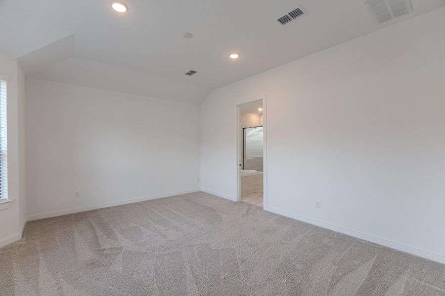 Spacious, unfurnished interior of a new home in , Porter (Image 28).