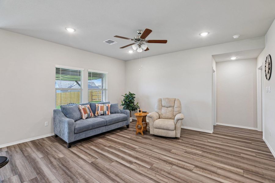 Furnished interior view inside a new home in , Copperas Cove (Image 6).