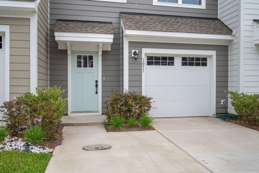 Exterior details and patio area of a home in , Summerville (Image 4).