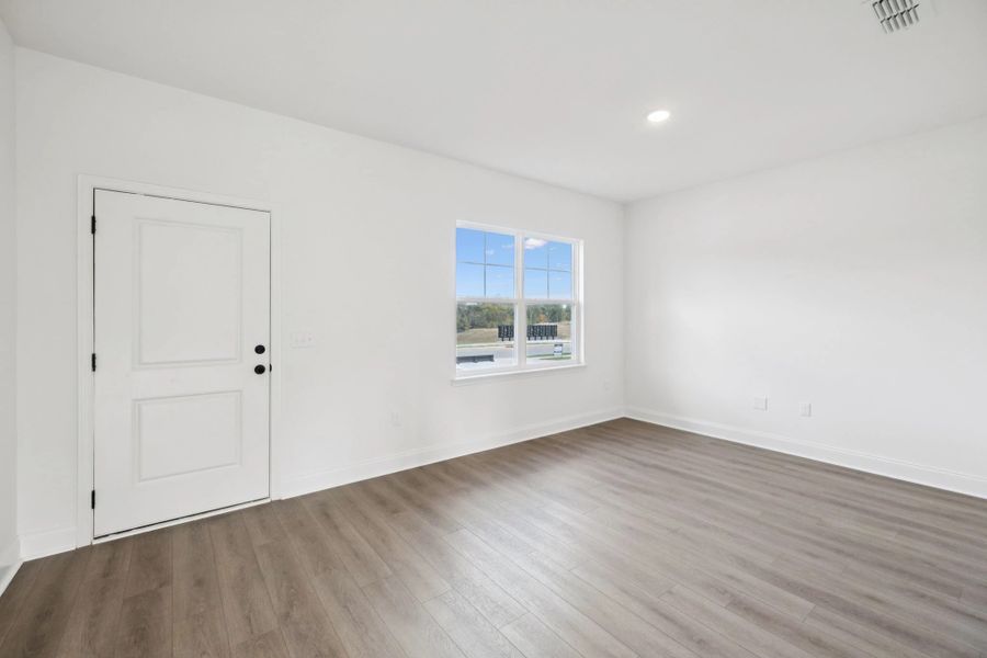 Spacious, unfurnished interior of a new home in Ascent at Arbor Ridge, La Vergne (Image 14).