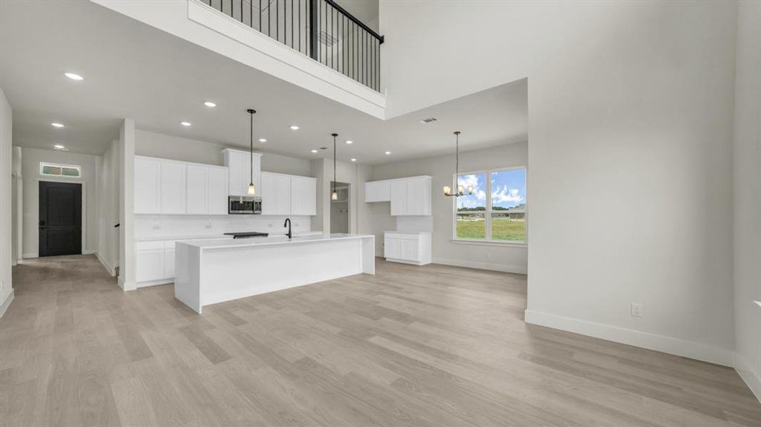 Furnished interior view inside a new home in Freeman Ranch, Weatherford (Image 16).