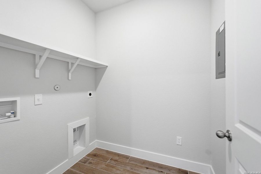 Spacious, unfurnished interior of a new home in Morgan Meadows, San Antonio (Image 15).