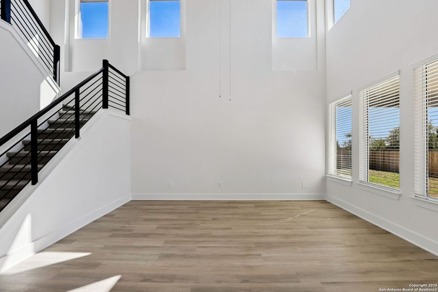 Spacious, unfurnished interior of a new home in Carmel Ranch, Schertz (Image 50).