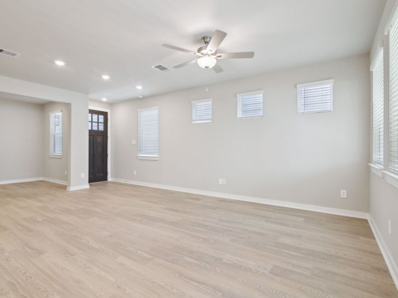 Spacious, unfurnished interior of a new home in Kemah Crossing - City Series, Kemah (Image 16). Spacious, unfurnished interior of a new home in Kemah Crossing - City Series, Kemah (Image 16).