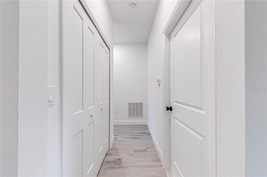 Spacious, unfurnished interior of a new home in , Citrus Springs (Image 37).