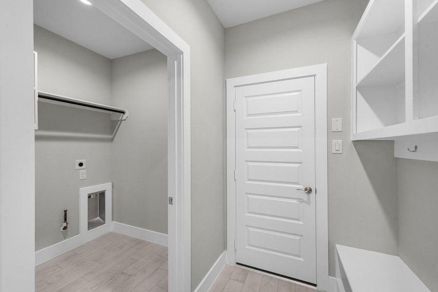 Spacious, unfurnished interior of a new home in Morton Creek Ranch, Katy (Image 27).