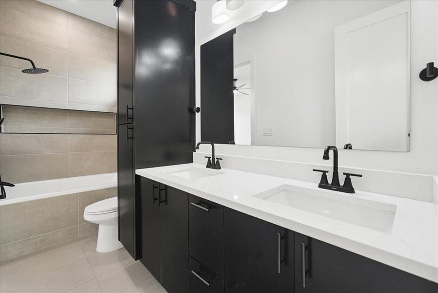 Furnished interior view inside a new home in , Dallas (Image 9).