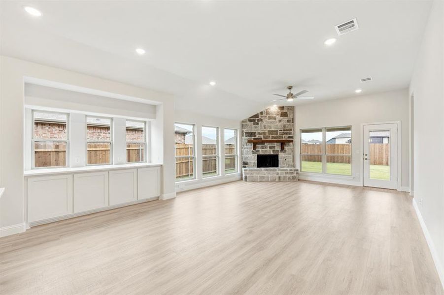 Spacious, unfurnished interior of a new home in Waverly Estates, Nevada (Image 20).