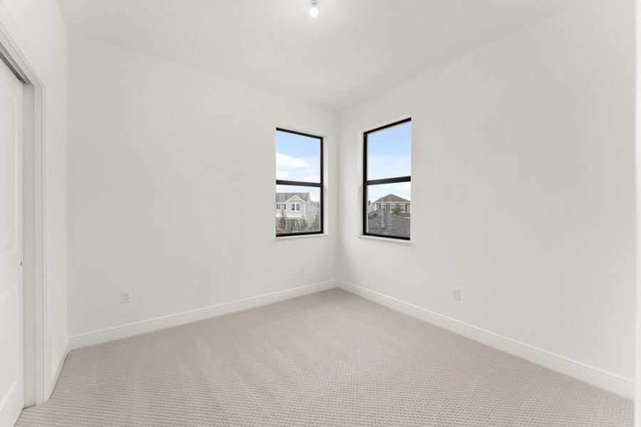 Spacious, unfurnished interior of a new home in , Palm City (Image 10).