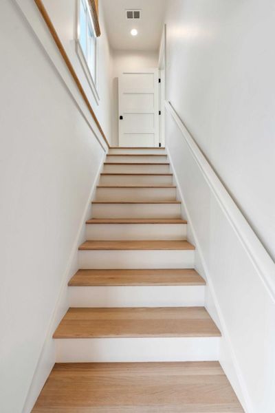 Spacious, unfurnished interior of a new home in , Charleston (Image 49).