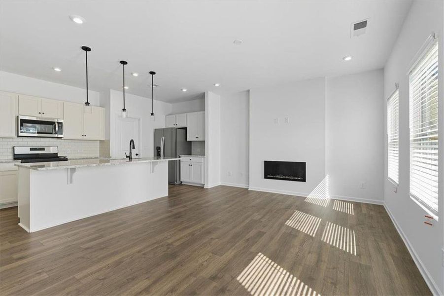 Spacious, unfurnished interior of a new home in Park Center Pointe, Austell (Image 26).