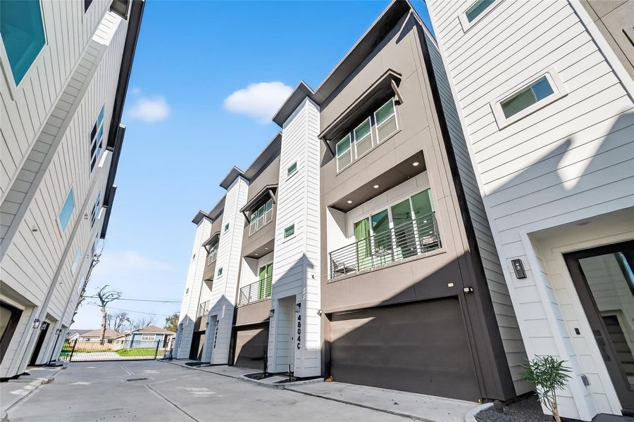 Image 33 of a home in . Image 33 of a home in .