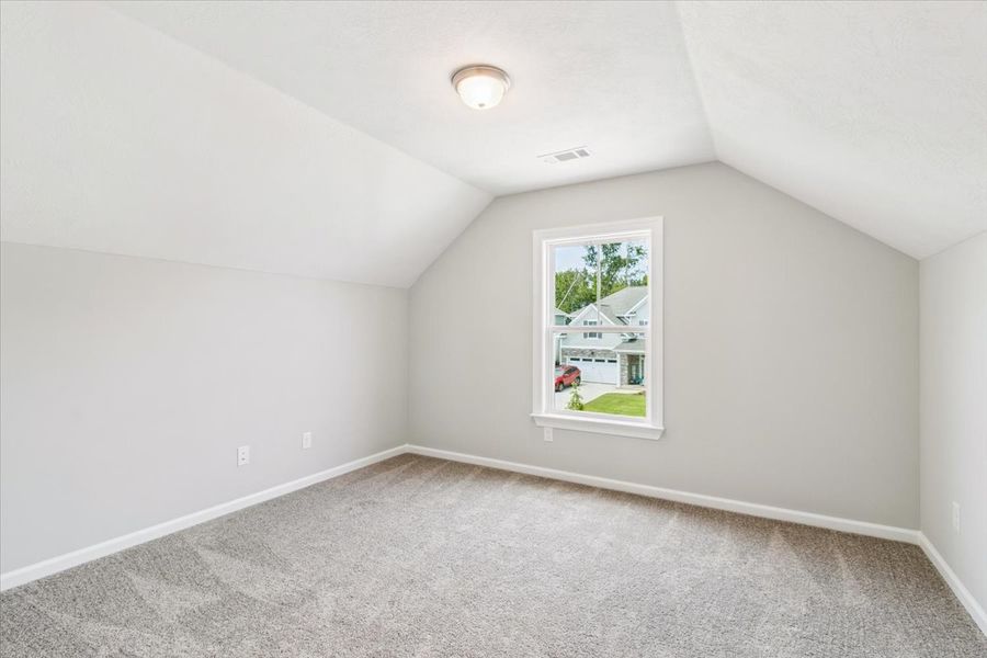 Spacious, unfurnished interior of a new home in Crawford Creek, Grovetown (Image 24).