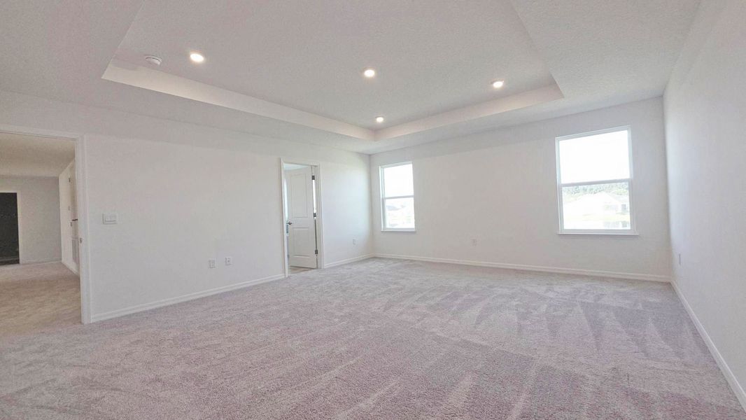 Spacious, unfurnished interior of a new home in Island Forest Preserve, Merritt Island (Image 9).