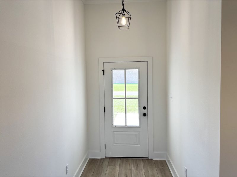 Spacious, unfurnished interior of a new home in Houston Place, Crestview (Image 11).