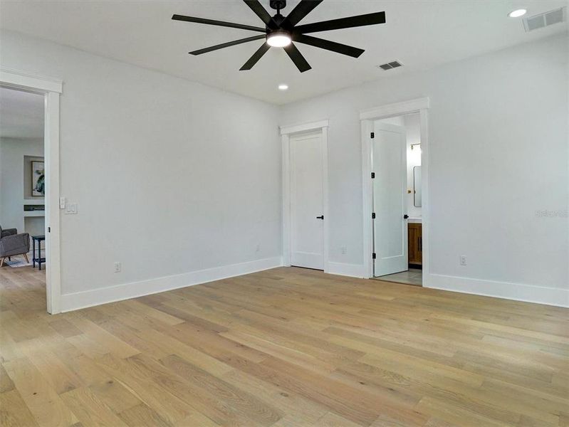 Spacious, unfurnished interior of a new home in , St. Petersburg (Image 39). Spacious, unfurnished interior of a new home in , St. Petersburg (Image 39).